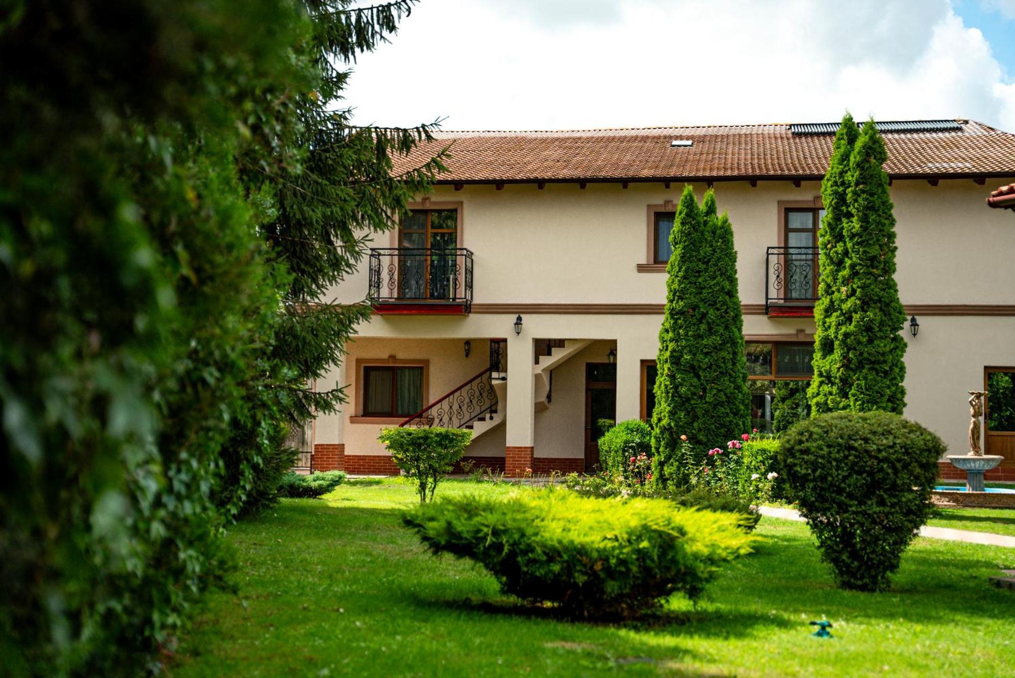 Boutique Marlen Bed and Breakfast Ghimbav Buitenkant foto
