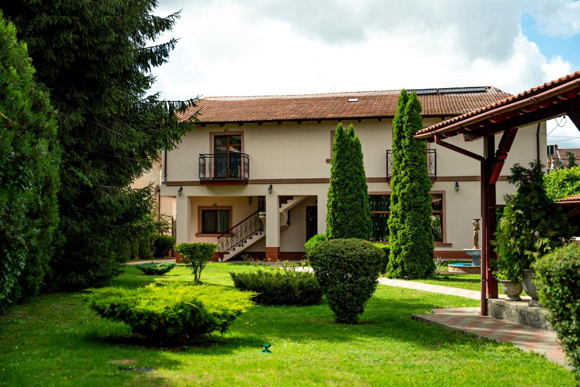 Boutique Marlen Bed and Breakfast Ghimbav Buitenkant foto